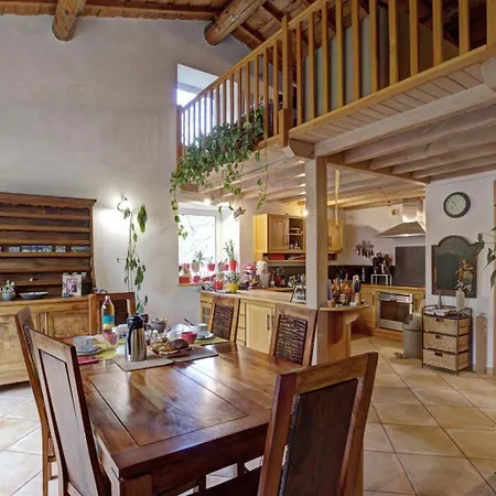 Le Clos Du Martouret Bed and Breakfast Roisey