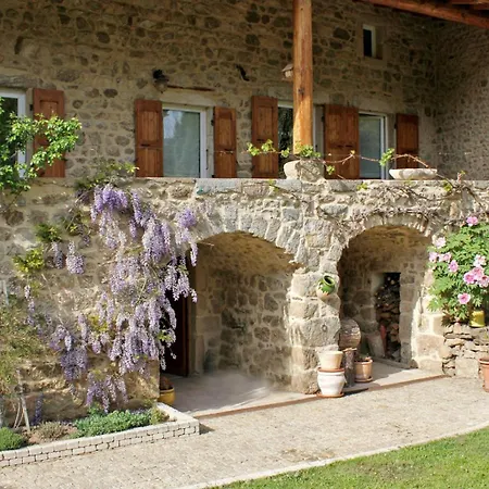 Le Clos Du Martouret Bed & Breakfast